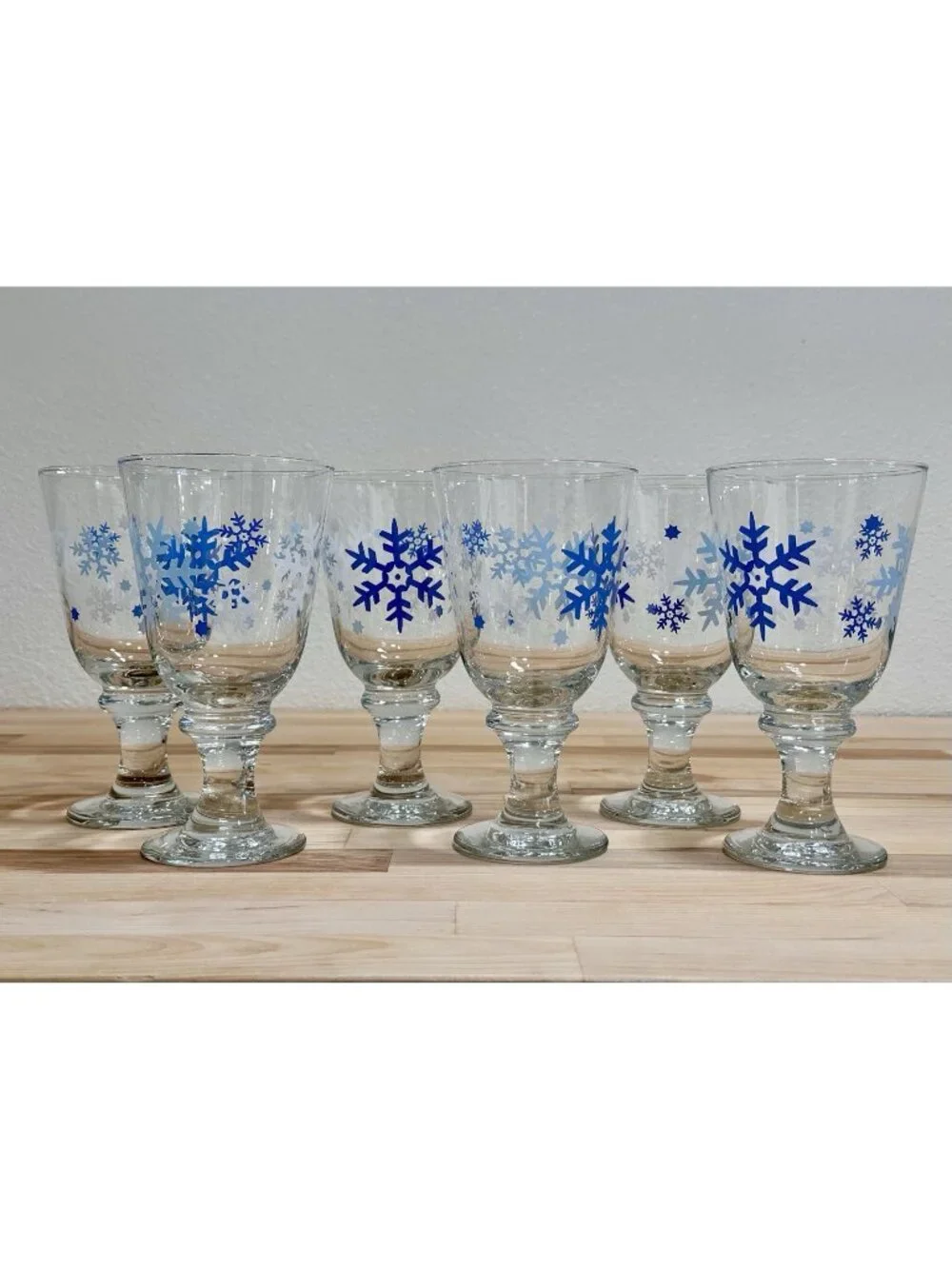 Set Of 6 Libbey V Shaped Water Tea Wine Goblets with Snowflake Christmas Design